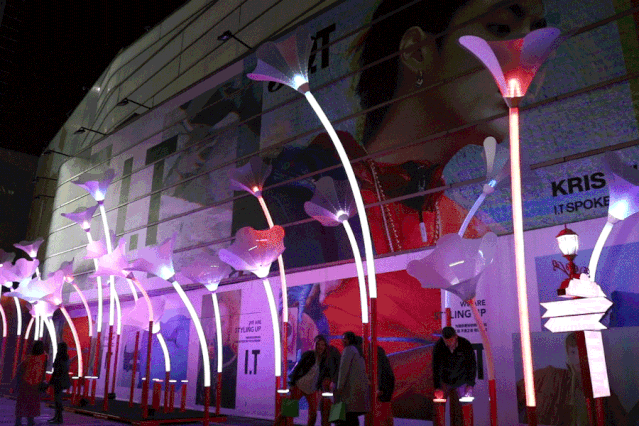 "光影上海"灯光节丨那些令人心动的互动灯光装置