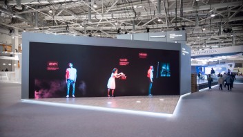 近9000个有机玻璃模型搭建了一个“微型的莫斯科”