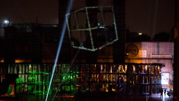 “虚无”，一个由时间、空间与光构建的视觉作品
