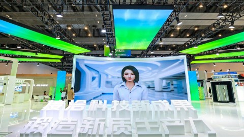 AI数字人软件驱动终端系统革新：大屏一体机全息网页VR全覆盖