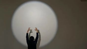 他用4年8个月15天为自己做了一件礼物