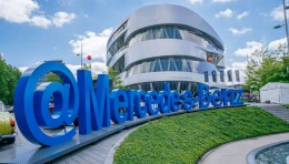 另一个世界著名的企业博物馆——梅赛德斯-奔驰博物馆