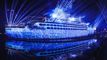 新作 | 170米超<b>大型海上邮轮</b>，上演裸眼3D奇幻大片！