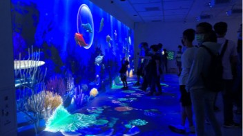 投影技术让使游客徜徉在台湾新开放Xpark水族馆的蓝色海洋中