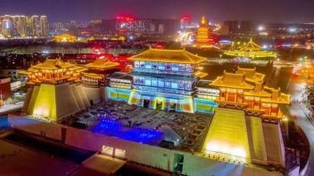 古城沉浸式转型：国内<b>八大古城</b>沉浸式灯光秀项目盘点分析