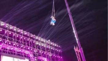 突发！<b>杂技</b>演员“高空坠亡”…三方甩锅！