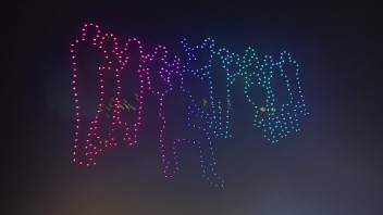 三亚嘉佩乐<b>酒店</b>无人机表演、企业品牌周年庆