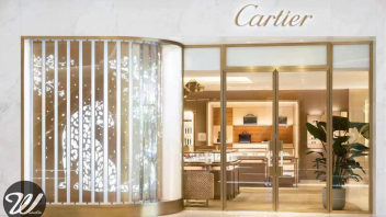 互动橱窗|武汉恒隆广场Cartier翻转式展柜，江城春樱与法式浪漫的灵动结合