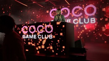 COCO CHANEL屋顶发布会灯光秀