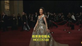杨紫琼格莱美慢镜头创意互动拍摄GLAMBOT机械臂特拍慢动作震撼呈现！