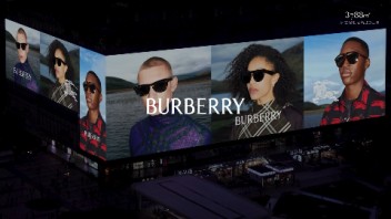 <b>BURBERRY</b>全新太阳镜系列于3788“亚洲之光”地标巨幕摩登上演！