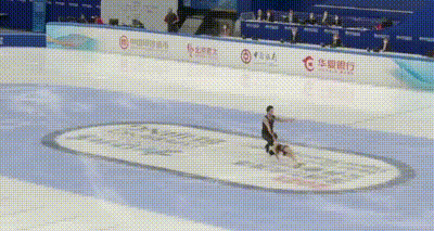 北京冬奥“黑科技”，冰壶比赛上演“子弹时间”
