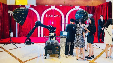 上海soul spa格莱美机械臂拍照
