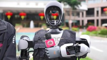 AI“新搭子”上岗！两会记者团新增“神队友”！