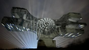 遇见理想者 | <b>郑靖</b>：光影牧歌-流动艺术实验