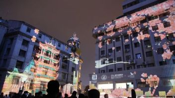 5000平米城<b>市级沉浸式影像</b>空间，将樱花“开”在江汉路的春天