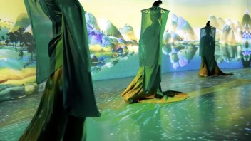 前门大街也有这般青绿,《画游千里江山—<b>沉浸式光影展</b>演》重装开展