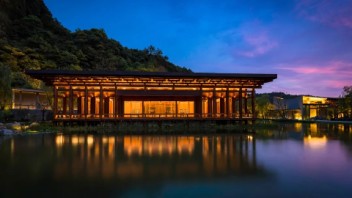 全国四地四馆同时揭牌亮相，国家<b>版本馆</b>到底是什么？