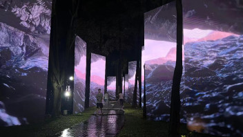 梵企助力广州美术学院2023毕业展-高质量跨媒体光影<b>时装秀</b>