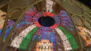 252台4万流明纯激光投影机让<b>迪拜世博会</b>超大穹顶展现美轮美奂