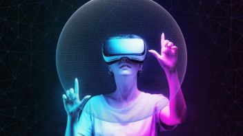VR等细分领域保持较高增长，预计中国娱乐及媒体行业未来五年复合<b>年增</b>长率5.5%
