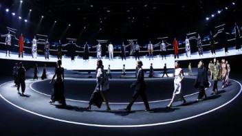 虚实共生 海上花开：全球首个大型元宇宙数字孪生同频走秀