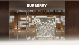 Burberry艺术橱窗新体验