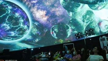 裸眼3D球幕影院的优点