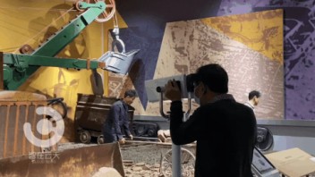  VR互动半沉浸式场景复：多重感官体验矿山工人作业场景