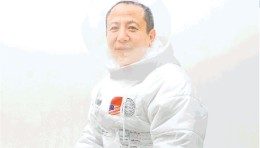 顾群业：人工智能艺术探路者