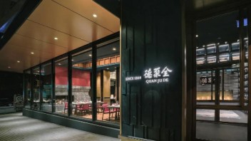 耗资6400万的<b>全聚德</b>温哥华店，全球首家5D餐厅，西式空间架构下的中式美学视觉