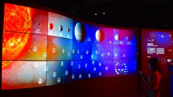 互动魔墙|<b>上海天文馆</b>行星数据墙案例演绎