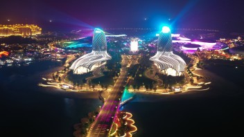 18500㎡巨幕灯光秀酷炫上演！<b>海南海花岛</b>惊艳世界！
