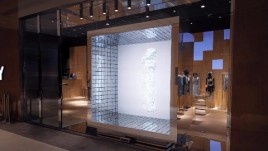 Burberry深圳全新社交零售精品店，互动艺术橱窗装置
