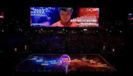 黑弓第三次点亮NBA中国赛！