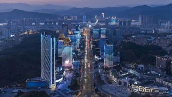 光影绘就诗乡画城：“迎亚运”富春江夜游亮化记