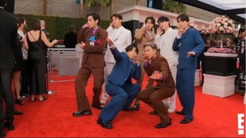 BTS防弹少年团格莱美慢镜头GLAMBOT 