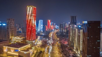山东<b>济南</b>经十路灯光秀作品
