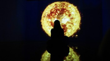 “艺术＋科技”新体验，宇宙微尘·航天互动艺术展