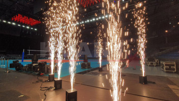 <b>激光表演</b>将成为2021男排欧锦赛开幕式一大亮点