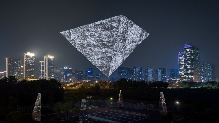 朱培栋-line+新作：“未来云坐标”，余杭中轴线的城市媒介实验