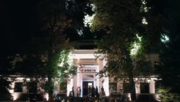 独家揭秘：MTS在VEDOMOSTI庆典上的AI多媒体装置，互动炫酷到爆炸！