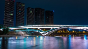 <b>桥体</b>亮化结合智慧化，成都网红五岔子大桥激发城市新活力