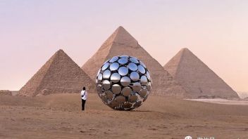 SpY 的铬钢“ORB”反映了吉萨金字塔和<b>古埃及符号</b>