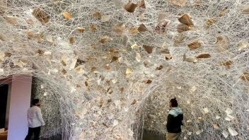 艺术家盐田千春个展《Signs of Life》