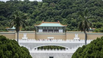 局领导督导<b>三星堆博物馆</b>安全工作 | 错把文物当香炉，300年御碑遭熏黑