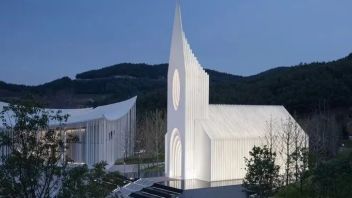 光与白色切片，藏马山<b>月空礼堂</b>