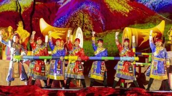 艾蒂亚提名奖展示2：<b>乌鲁木齐</b>•大巴扎步行街、张掖七彩丹霞《阿兰拉格达》