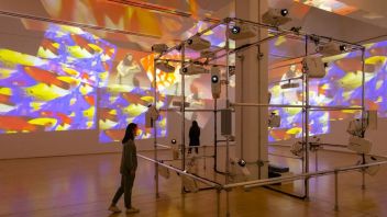 CAFA荐展｜影像艺术与视觉禅意：美国西海岸首个<b>白南准</b>回顾展