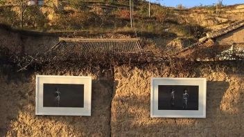 大学副教授回到黄土沟，当了13年村长：村里人人开始搞艺术，家家户户都是美术馆
